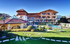 Dolomiten Wellness Residenz Mirabell